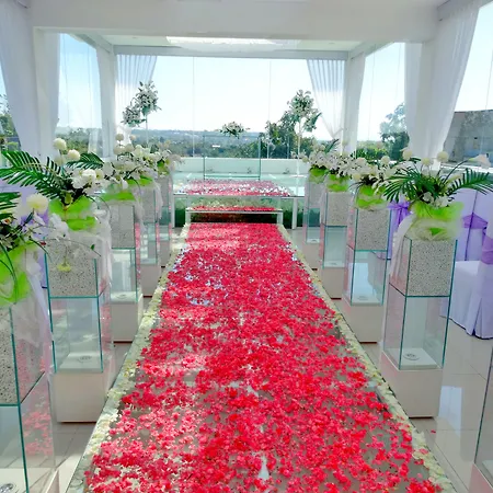 Luxotic Private Villa And Resort
